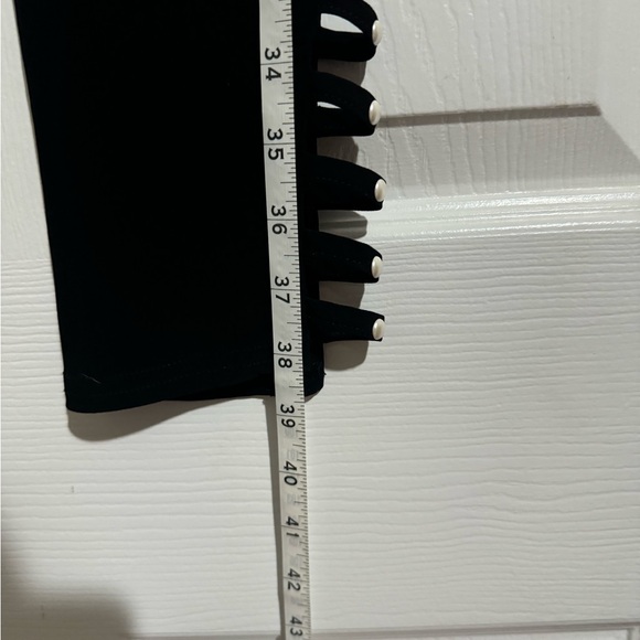 Michael Tyler stretchy small pant with decorative vent on the side - Picture 5 of 5